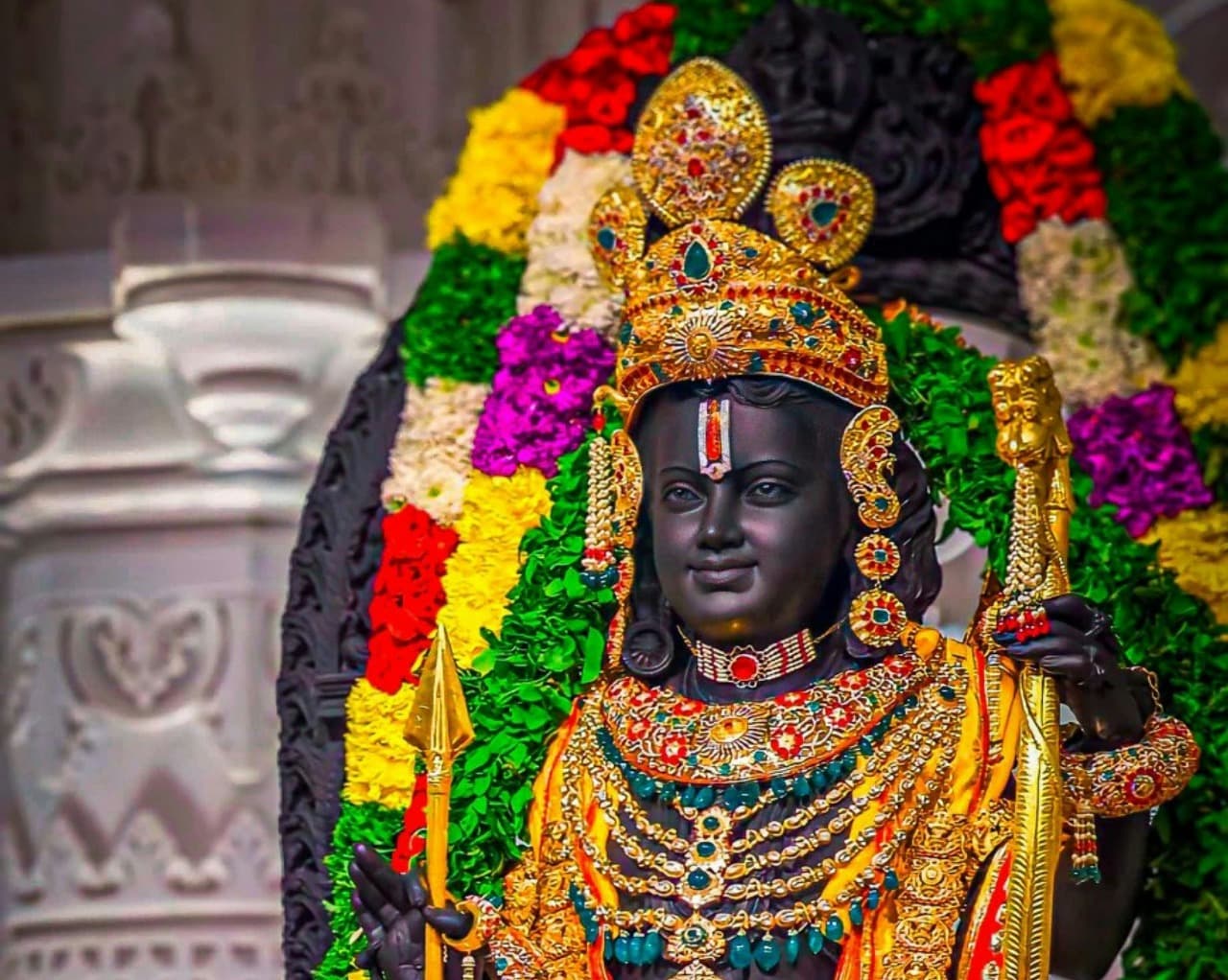 Ganga Aarti & Temple Bliss – 2 Days - Image 1 of 4